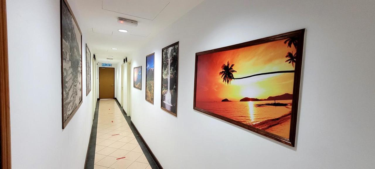 Api-Api Guesthouse Kota Kinabalu Buitenkant foto