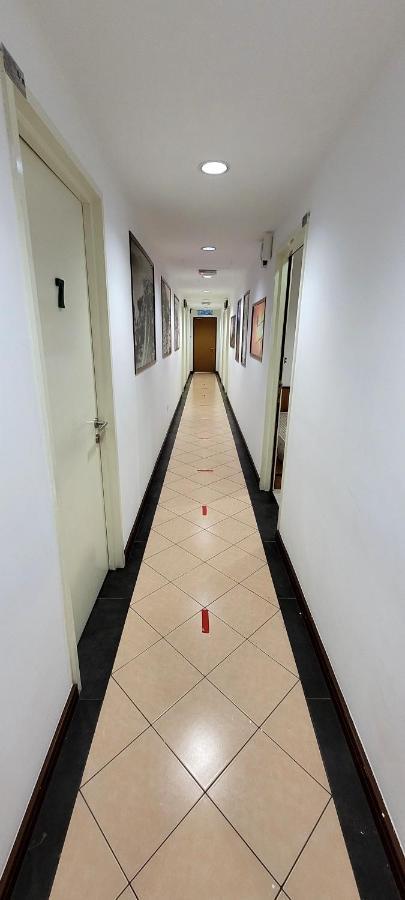 Api-Api Guesthouse Kota Kinabalu Buitenkant foto