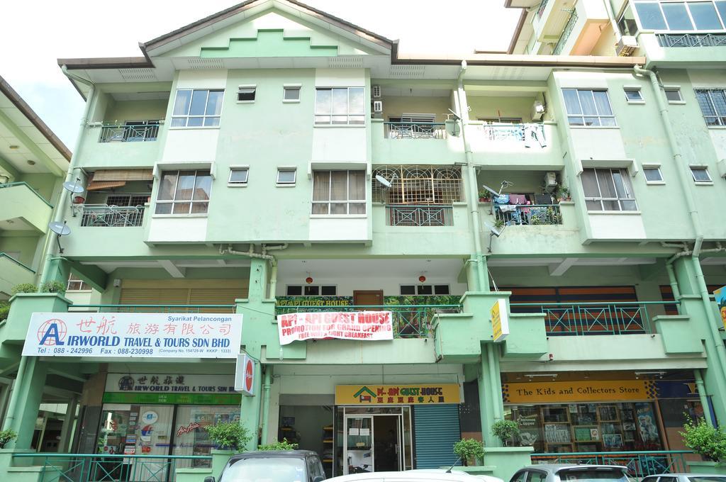 Api-Api Guesthouse Kota Kinabalu Buitenkant foto