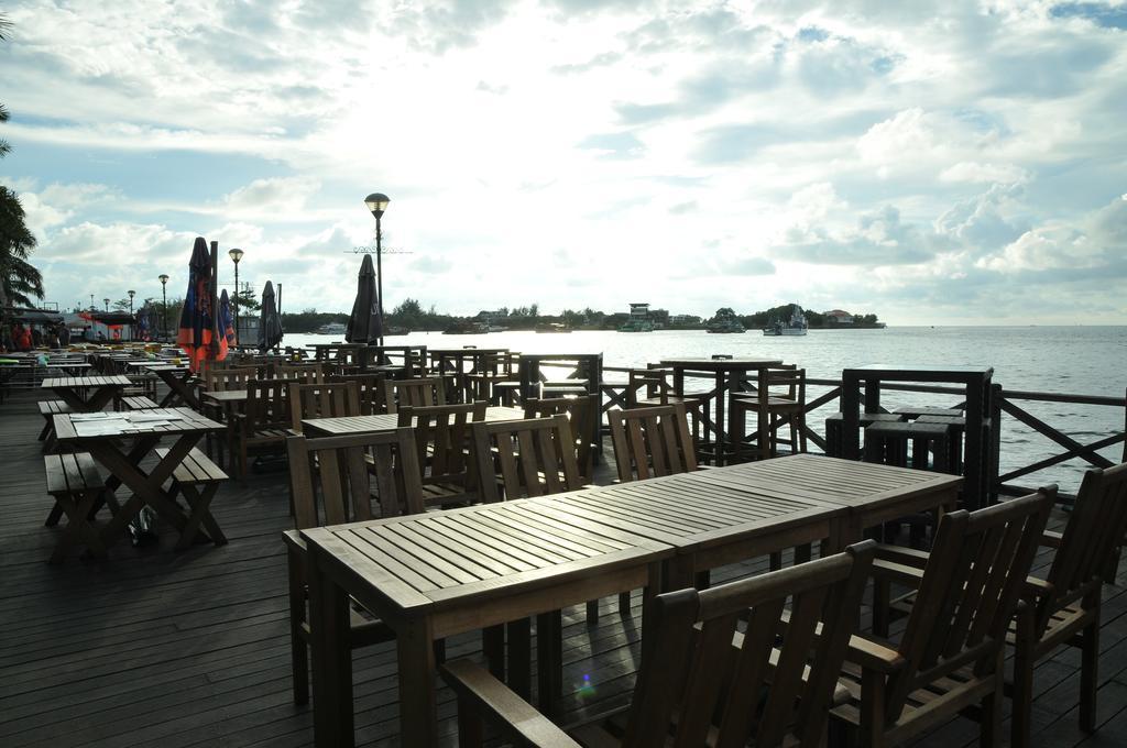 Api-Api Guesthouse Kota Kinabalu Buitenkant foto